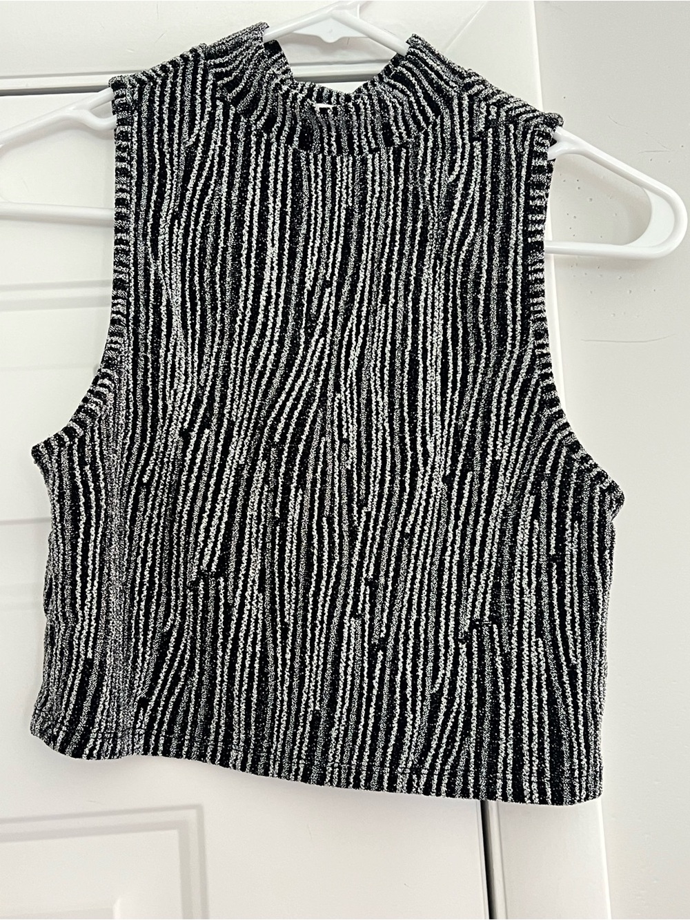 Sleeveless Black & White Ribbed Mock Neck Crop Top